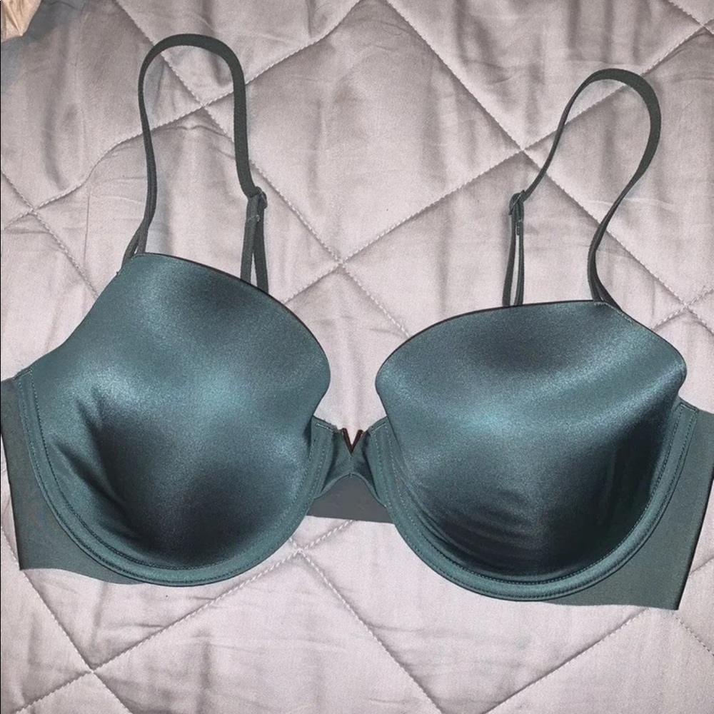 Dark green Victoria’s Secret bra